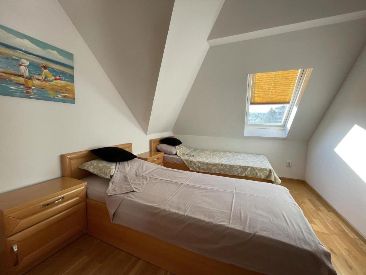 Stunning 2-Bed Apartment In Sea Resort Varna Sf. Constantin și Elena Exterior foto