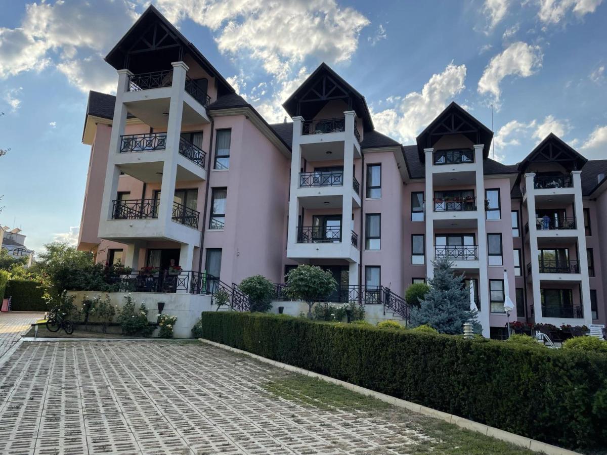 Stunning 2-Bed Apartment In Sea Resort Varna Sf. Constantin și Elena Exterior foto